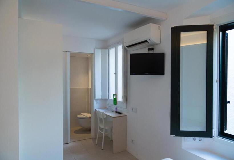 Номер Стандарт, Hostal Marina Cadaques