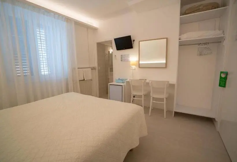 Chambre Standard, Hostal Marina Cadaques