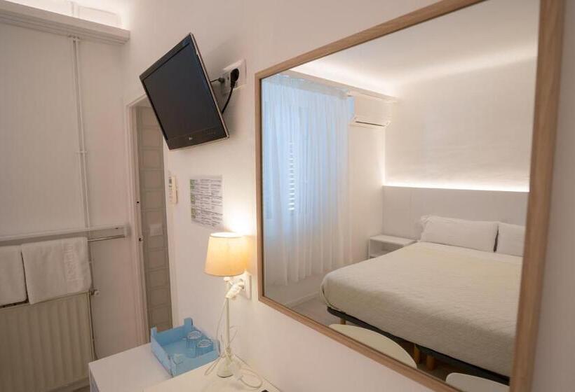 Номер Стандарт, Hostal Marina Cadaques