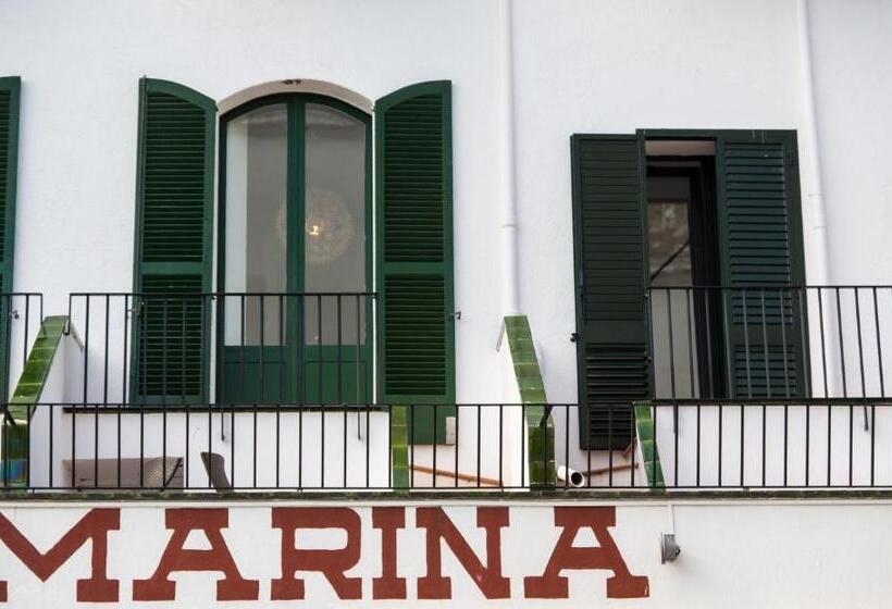 Семейный Номер Боковой Вид на Море, Hostal Marina Cadaques