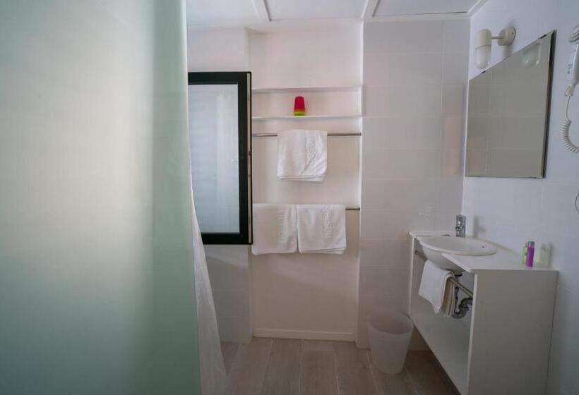 Семейный Номер, Hostal Marina Cadaques