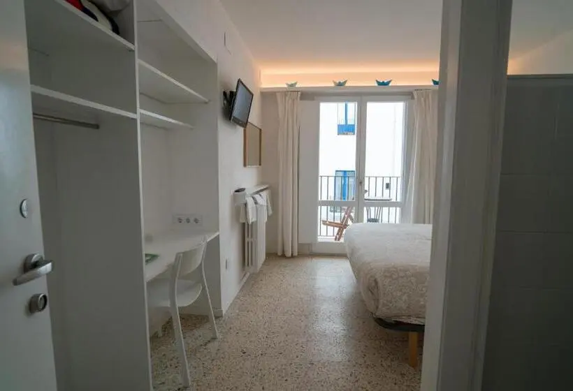 Chambre Standard avec Balcon, Hostal Marina Cadaques