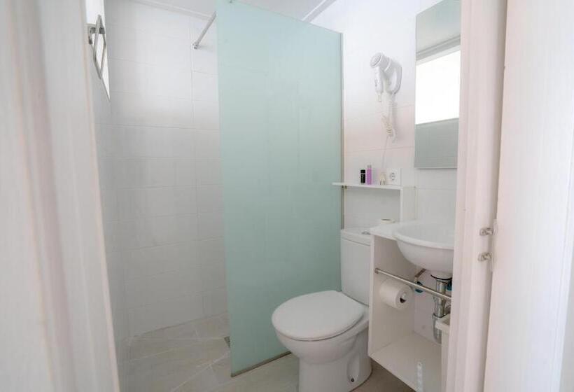 Номер Стандарт с Балконом, Hostal Marina Cadaques