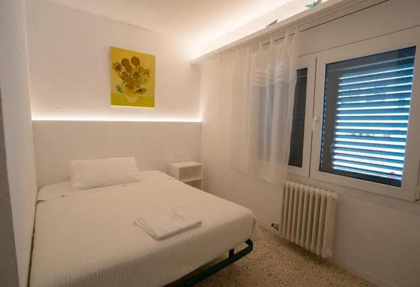 Chambre Economy Individuelle, Hostal Marina Cadaques