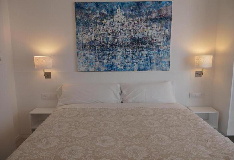 Номер Стандарт Боковой Вид на Море, Hostal Marina Cadaques