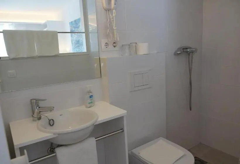 Chambre Standard Vue Mer Latérale, Hostal Marina Cadaques