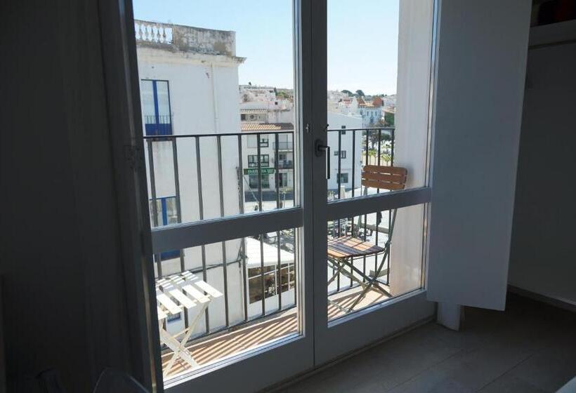 Номер Стандарт Боковой Вид на Море, Hostal Marina Cadaques