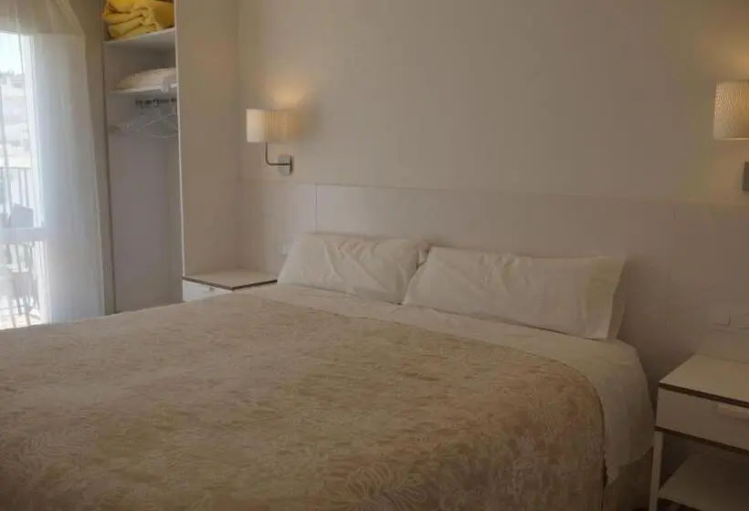 Chambre Standard Vue Mer Latérale, Hostal Marina Cadaques