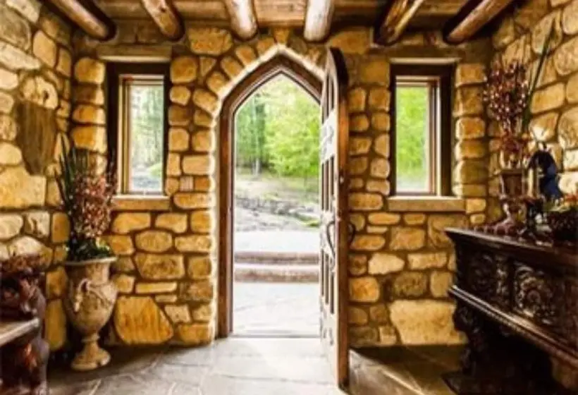 ３ベッドルームハウス, Highlands Castle Overlooking Lake George.. Plus 2 Other Castles!