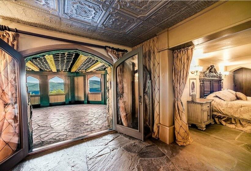 Дом 3 Спальни, Highlands Castle Overlooking Lake George.. Plus 2 Other Castles!