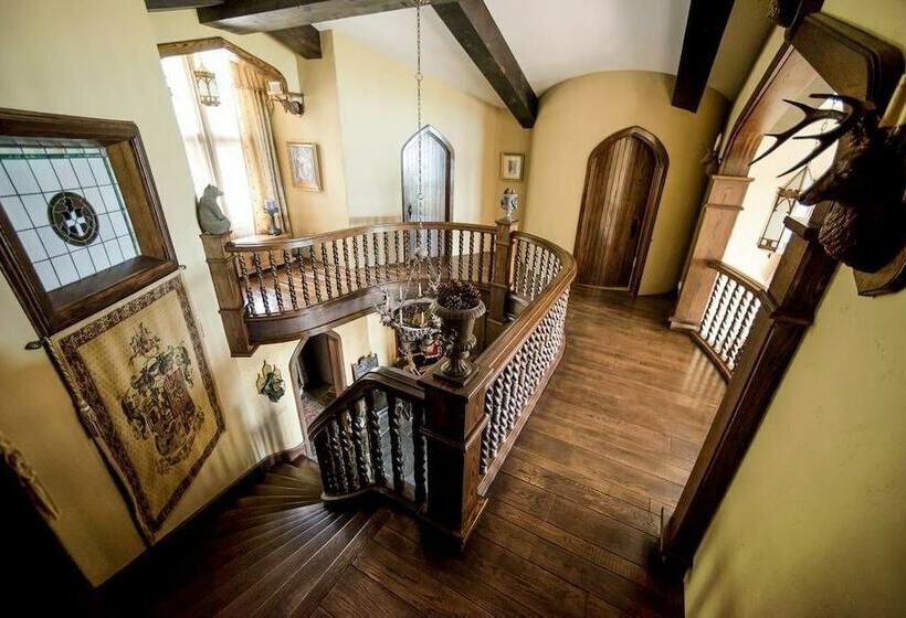 Дом 3 Спальни, Highlands Castle Overlooking Lake George.. Plus 2 Other Castles!