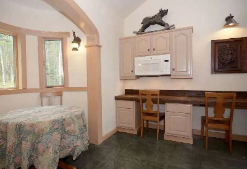 １ベッドルームハウス, Highlands Castle Overlooking Lake George.. Plus 2 Other Castles!