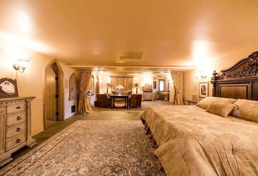 キングサイズベッドのデラックススイート, Highlands Castle Overlooking Lake George.. Plus 2 Other Castles!