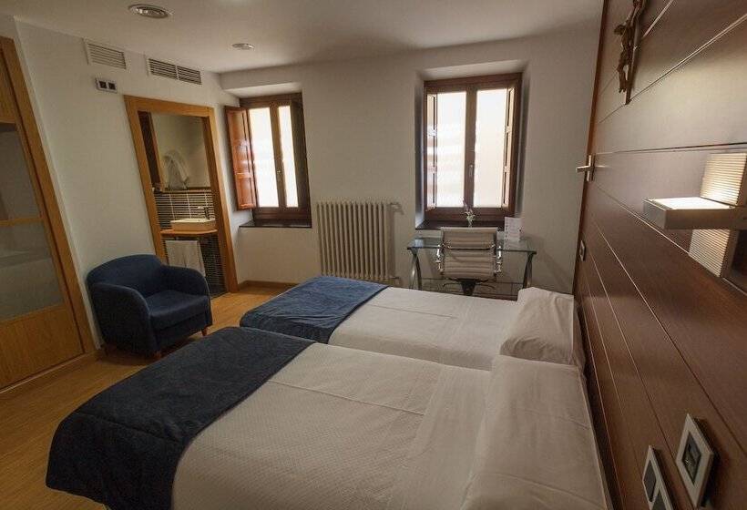 اتاق اکونومی, Hospederia Seminario Conciliar De San Julián