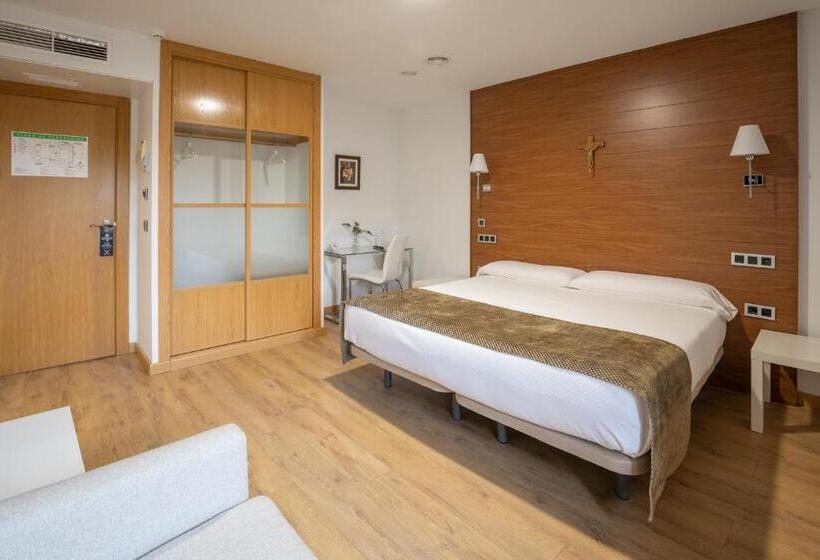 اتاق استاندارد سه تخته با چشم‌انداز, Hospederia Seminario Conciliar De San Julián