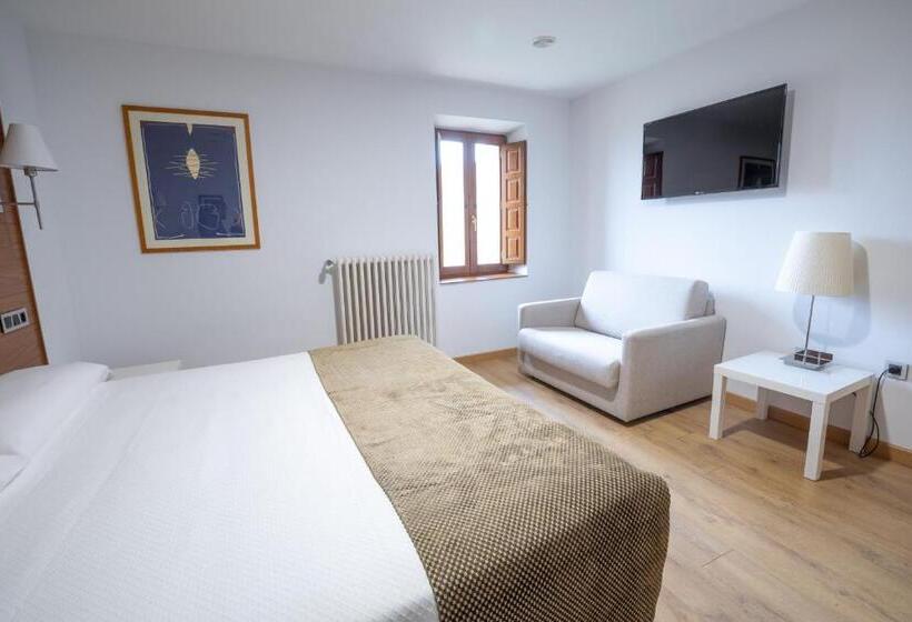 اتاق استاندارد سه تخته با چشم‌انداز, Hospederia Seminario Conciliar De San Julián