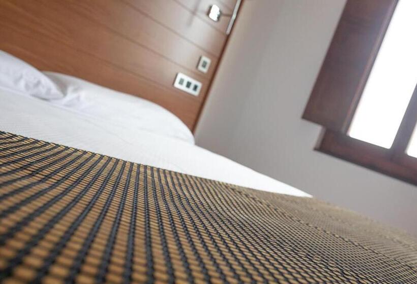 اتاق استاندارد با چشم‌انداز کوهستان, Hospederia Seminario Conciliar De San Julián