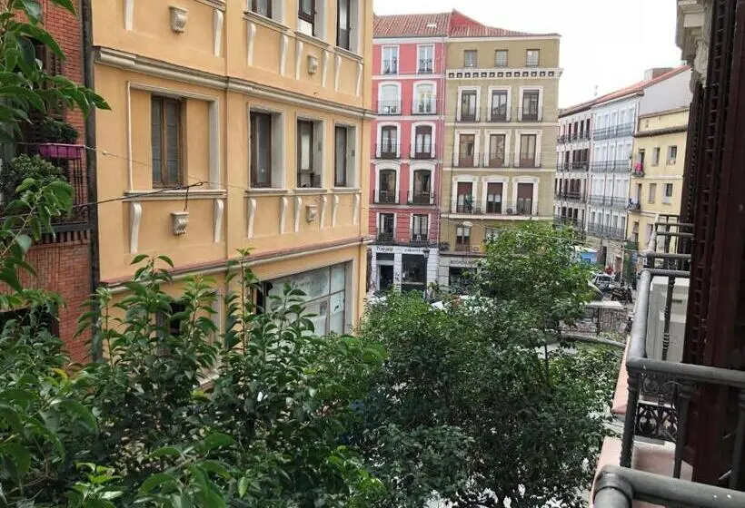 اتاق استاندارد با بالکن, Hostalin Madrid Atocha