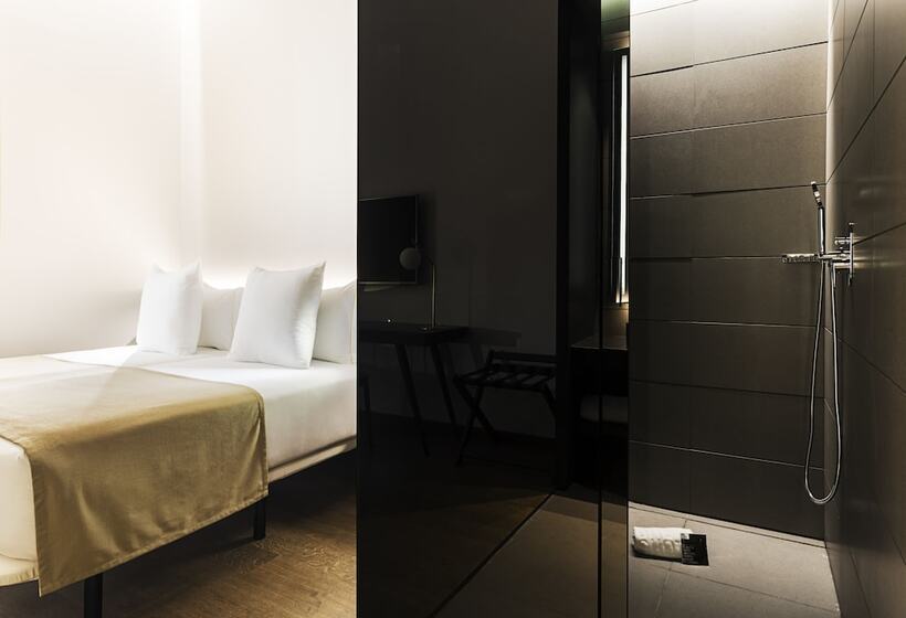 غرفة قياسية, One Shot Mercat 09