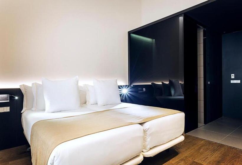 غرفة قياسية, One Shot Mercat 09