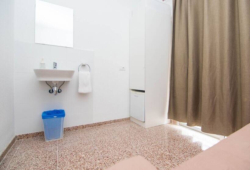 스탠다드 싱글 룸 공동욕실, Pension Alcala