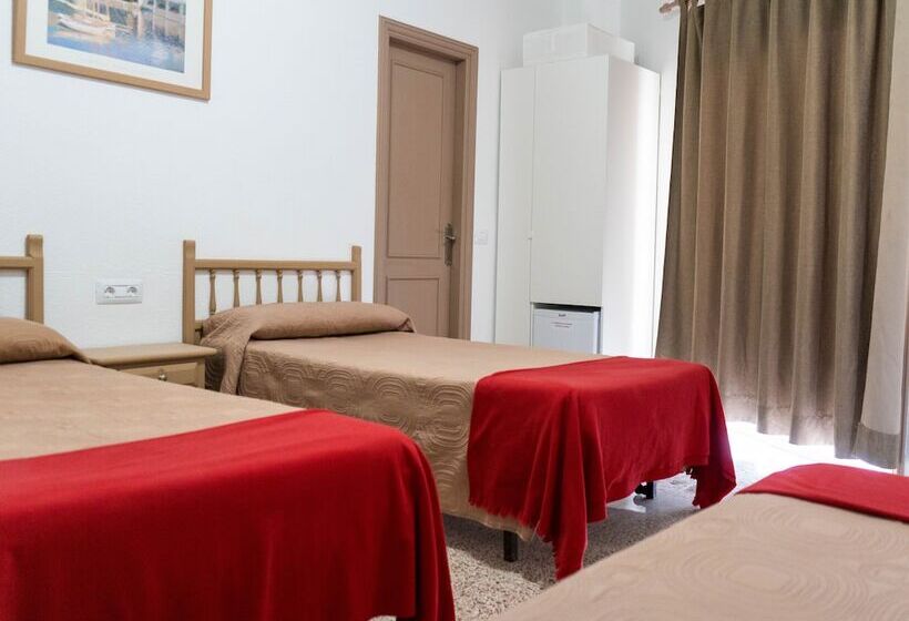 스탠다드 트리플 룸, Pension Alcala