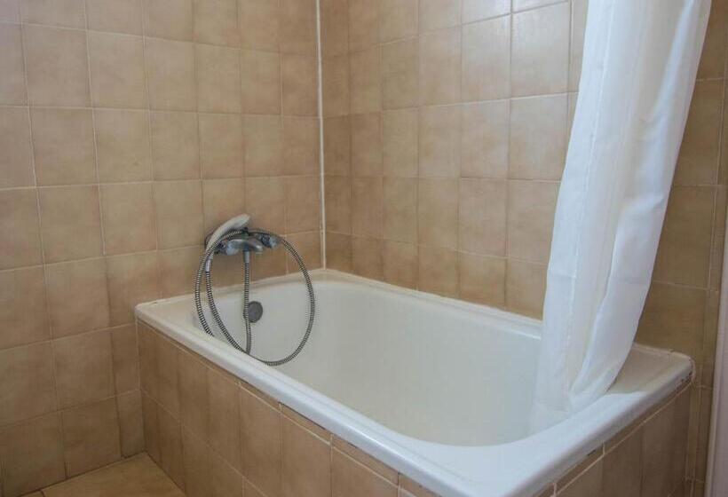 스탠다드 트리플 룸, Pension Alcala