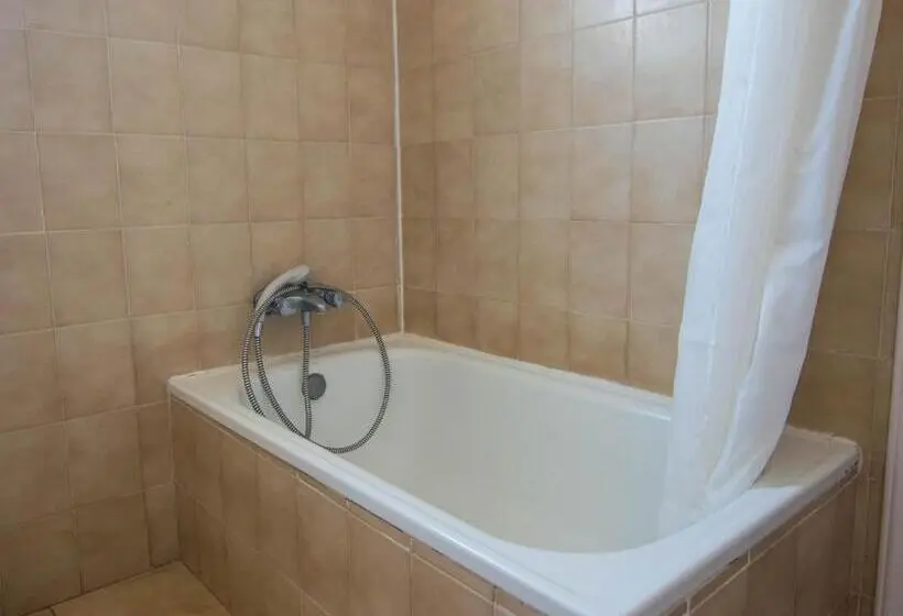 Standard Kolmen Hengen Huone, Pension Alcala