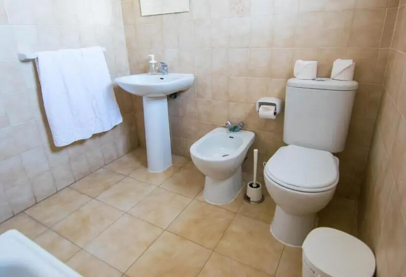 Standard Kolmen Hengen Huone, Pension Alcala