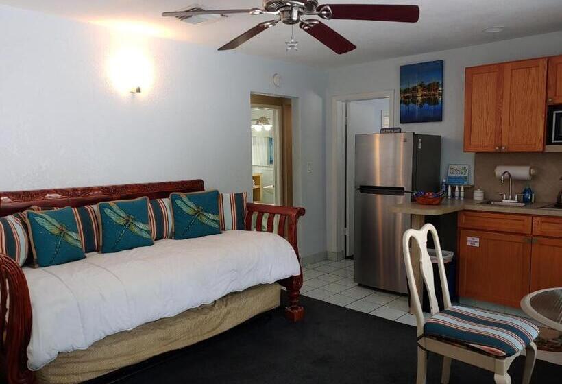 شقة غرفة نوم واحدة مزودة بشُرفة, Suite Dreams Inn By The Beach