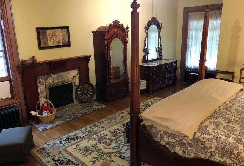 غرفة سوبيريور سرير كينج, The Parsonage Inn B&b