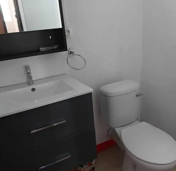 اتاق لوکس خانوادگی, Résidence Des Cascades