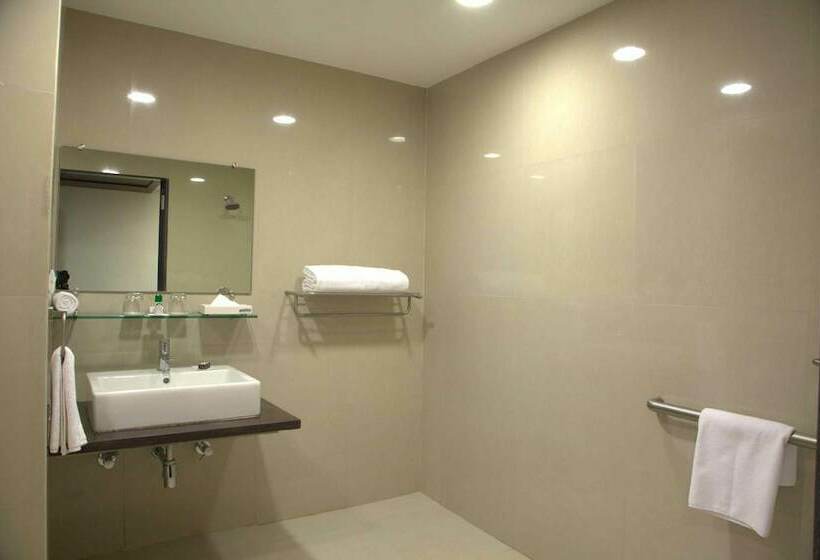 Люкс Повышенной Комфортности, Brilliant Hotel & Convention Center