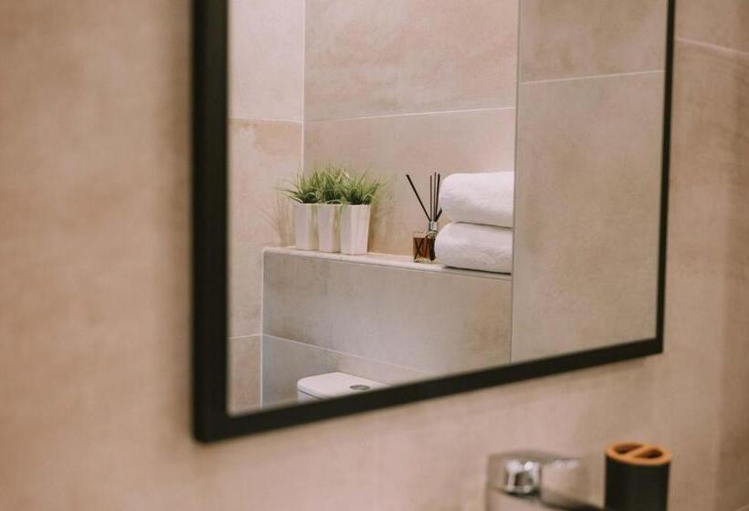 جناح جونيور ديلوكس, Hermes