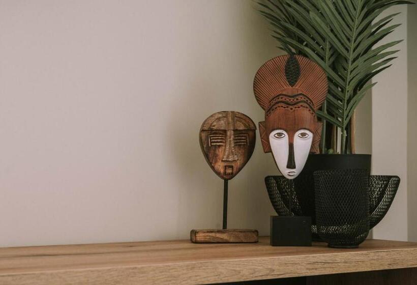 جناح جونيور ديلوكس, Hermes