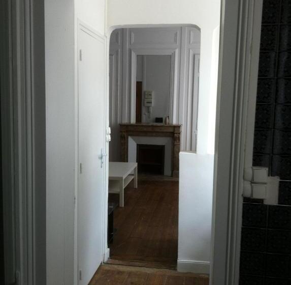 침실 1개 컴포트 아파트, Nationale Appart