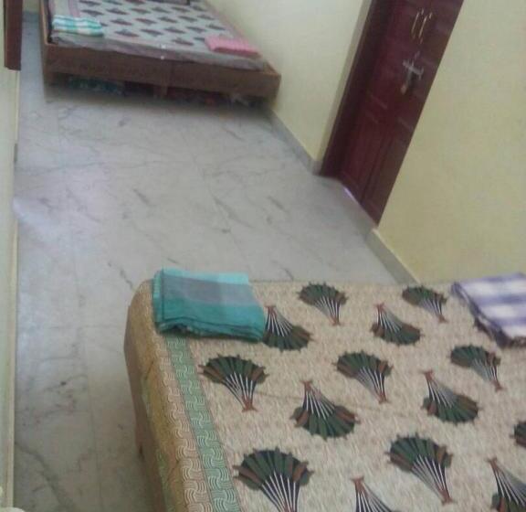 Четырехместный Номер Классик, Raghavi Tourist Home