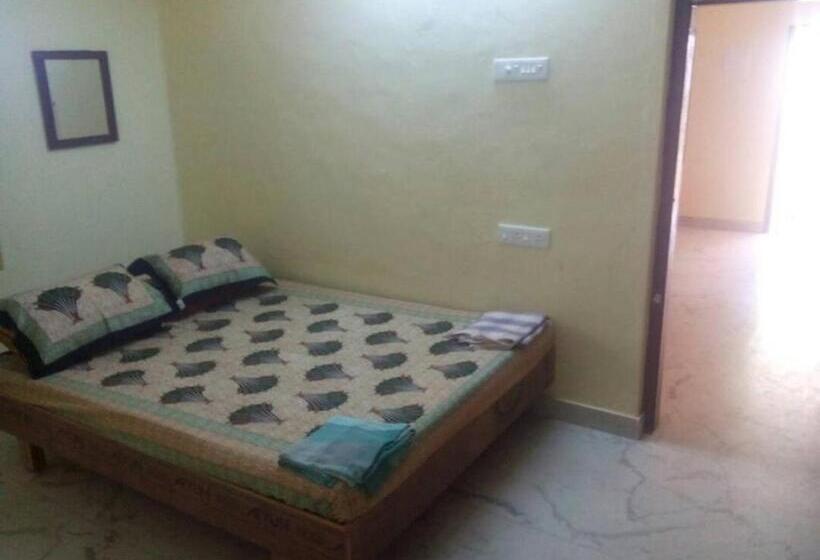 Четырехместный Номер Классик, Raghavi Tourist Home