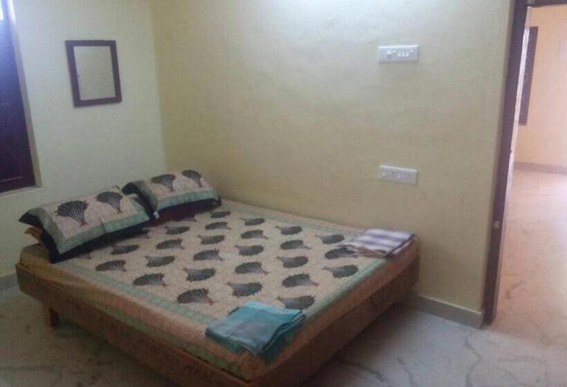 Четырехместный Номер Классик, Raghavi Tourist Home