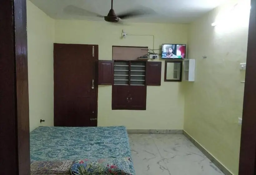 スーペリアファミリールーム, Raghavi Tourist Home