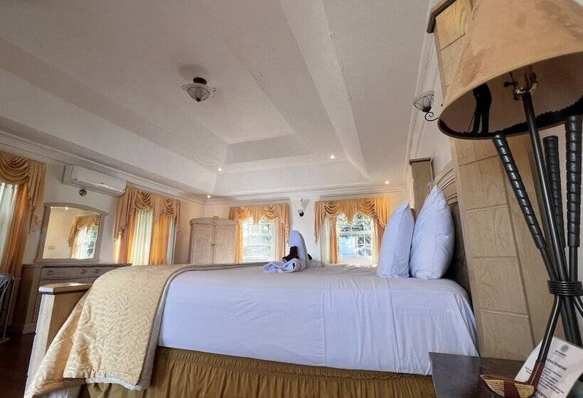 اتاق لوکس با چشم‌انداز دریا, All Nations Guest House