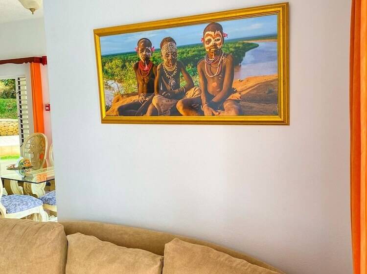 اتاق سوپریور در طبقه همکف, All Nations Guest House