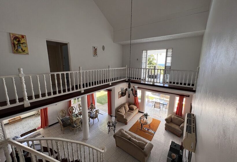 اتاق سوپریور در طبقه همکف, All Nations Guest House