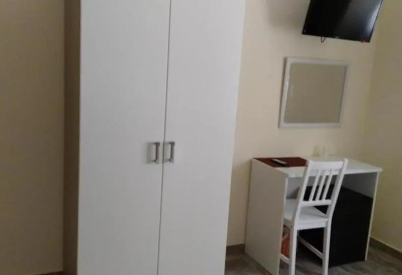 اتاق استاندارد سه نفره, La Branda Brin Guest House