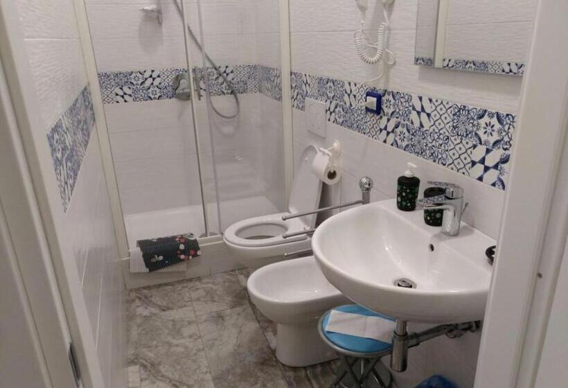 اتاق استاندارد چهار تخته, La Branda Brin Guest House