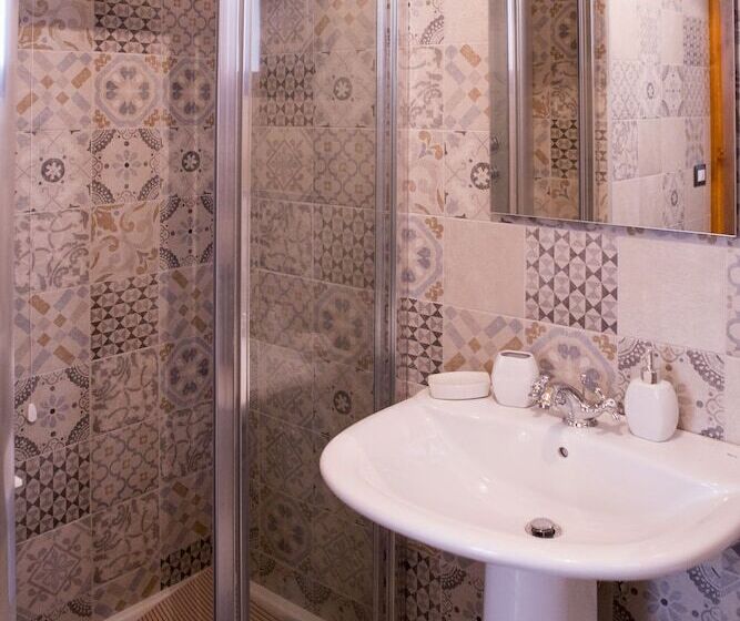 Четырехместный Номер Стандарт, Villa Teresa