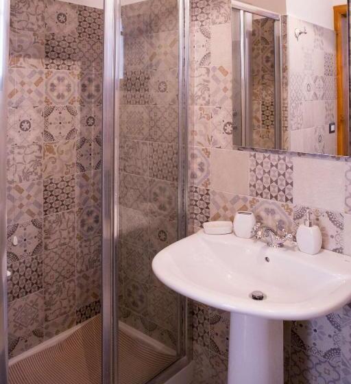 Четырехместный Номер Стандарт, Villa Teresa