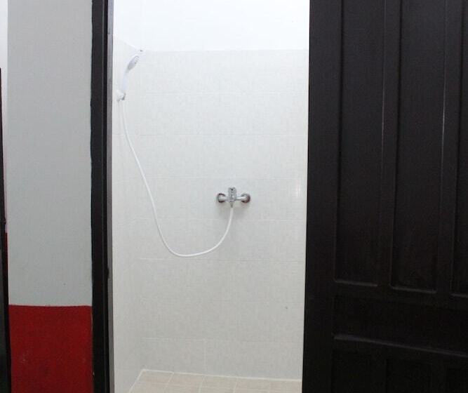 Кровать в Общей Комнате, Y Not Laos Hostel