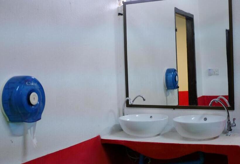 Кровать в Общей Комнате, Y Not Laos Hostel