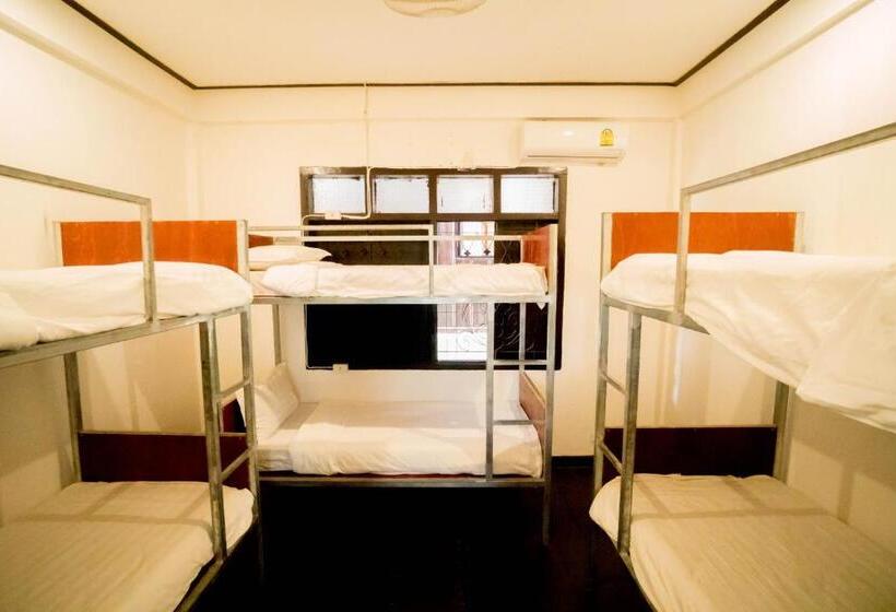 Кровать в Общей Комнате, Y Not Laos Hostel